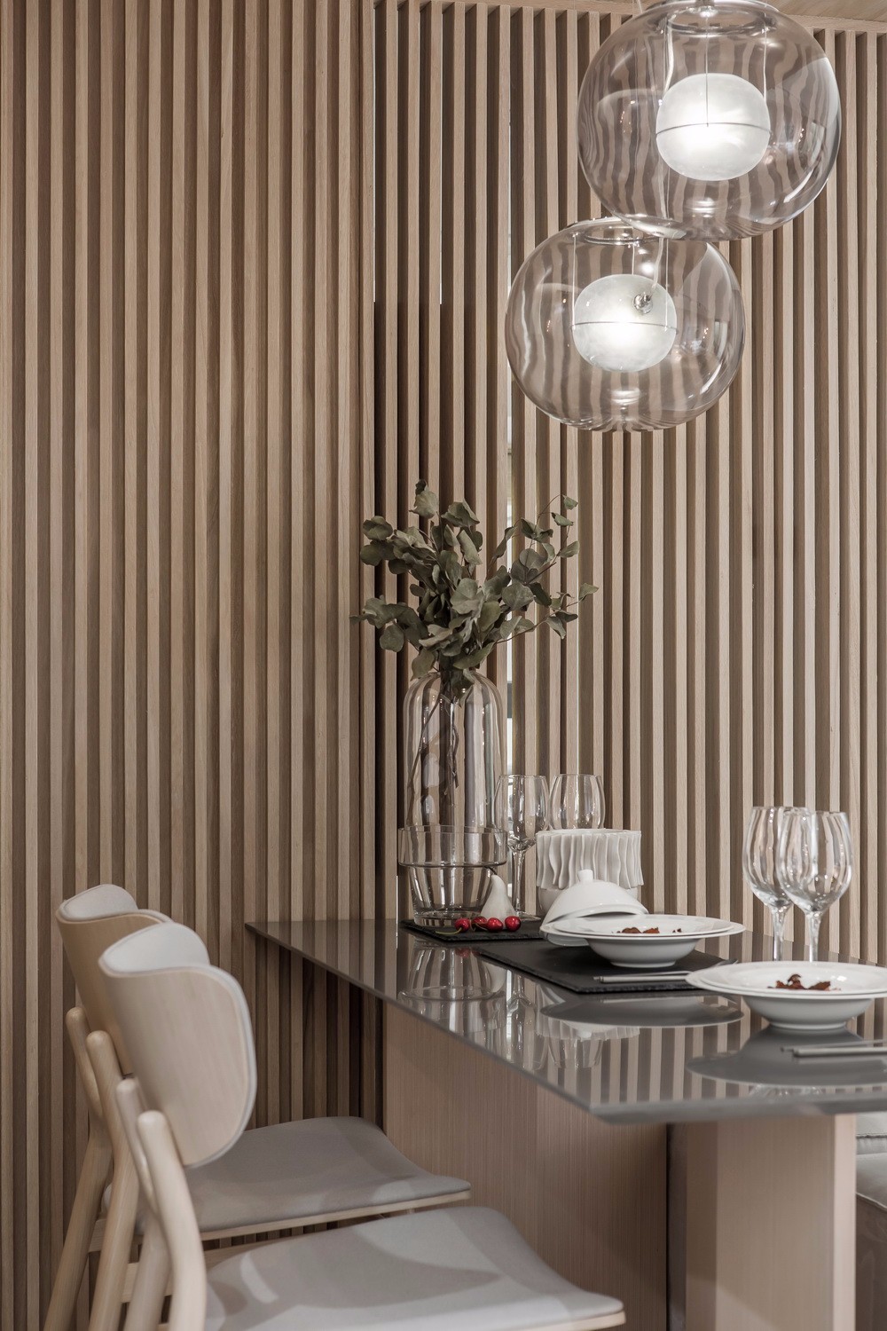 現(xiàn)代簡約風格室內(nèi)家裝案例效果圖-餐廳 現(xiàn)代簡約風格室內(nèi)家裝案例效果圖-餐廳