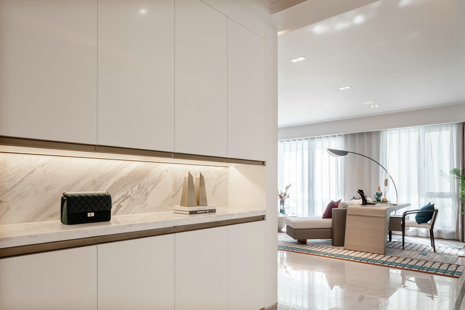 簡(jiǎn)約新中式風(fēng)格室內(nèi)家裝案例效果圖-玄關(guān) 簡(jiǎn)約新中式風(fēng)格室內(nèi)家裝案例效果圖-玄關(guān)