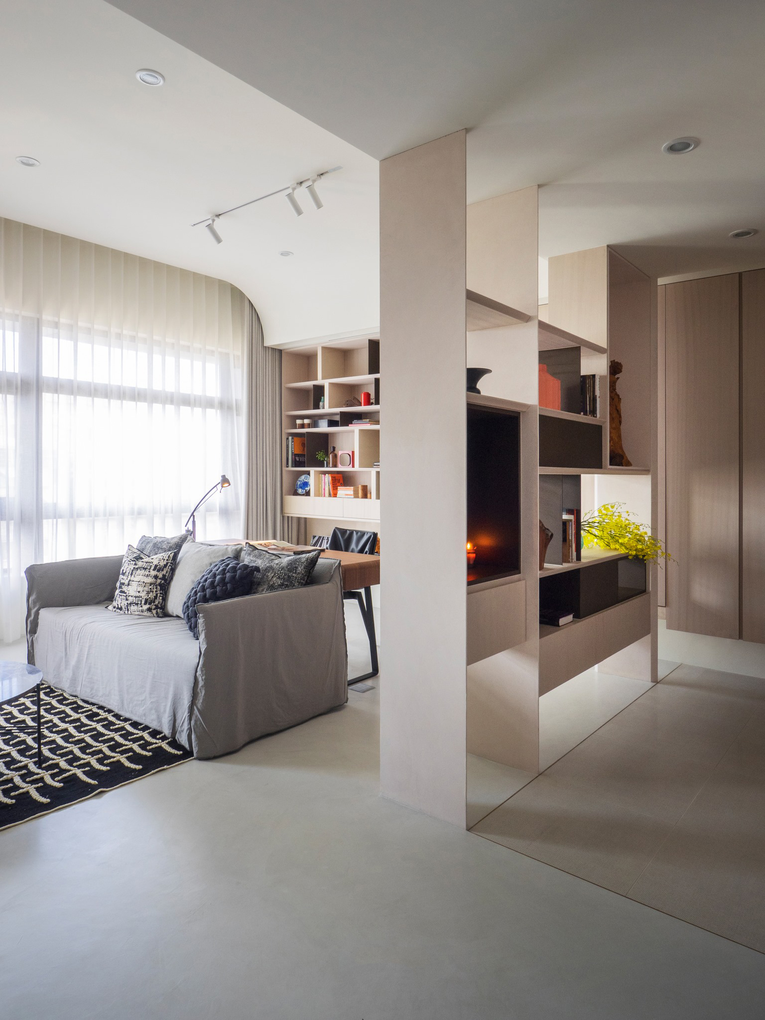 現(xiàn)代混搭風(fēng)格室內(nèi)設(shè)計(jì)家裝案例-玄關(guān)柜 現(xiàn)代混搭風(fēng)格室內(nèi)設(shè)計(jì)家裝案例-玄關(guān)柜