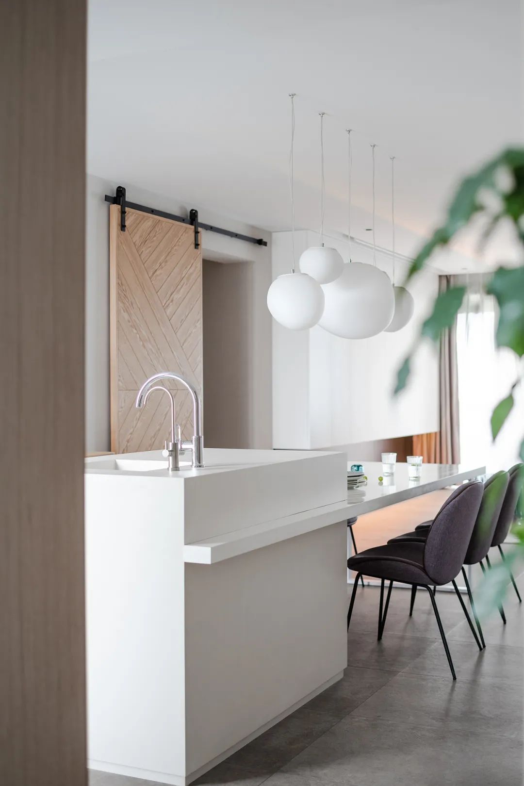 現(xiàn)代簡(jiǎn)約風(fēng)格室內(nèi)設(shè)計(jì)家裝案例-餐廳 現(xiàn)代簡(jiǎn)約風(fēng)格室內(nèi)設(shè)計(jì)家裝案例-餐廳