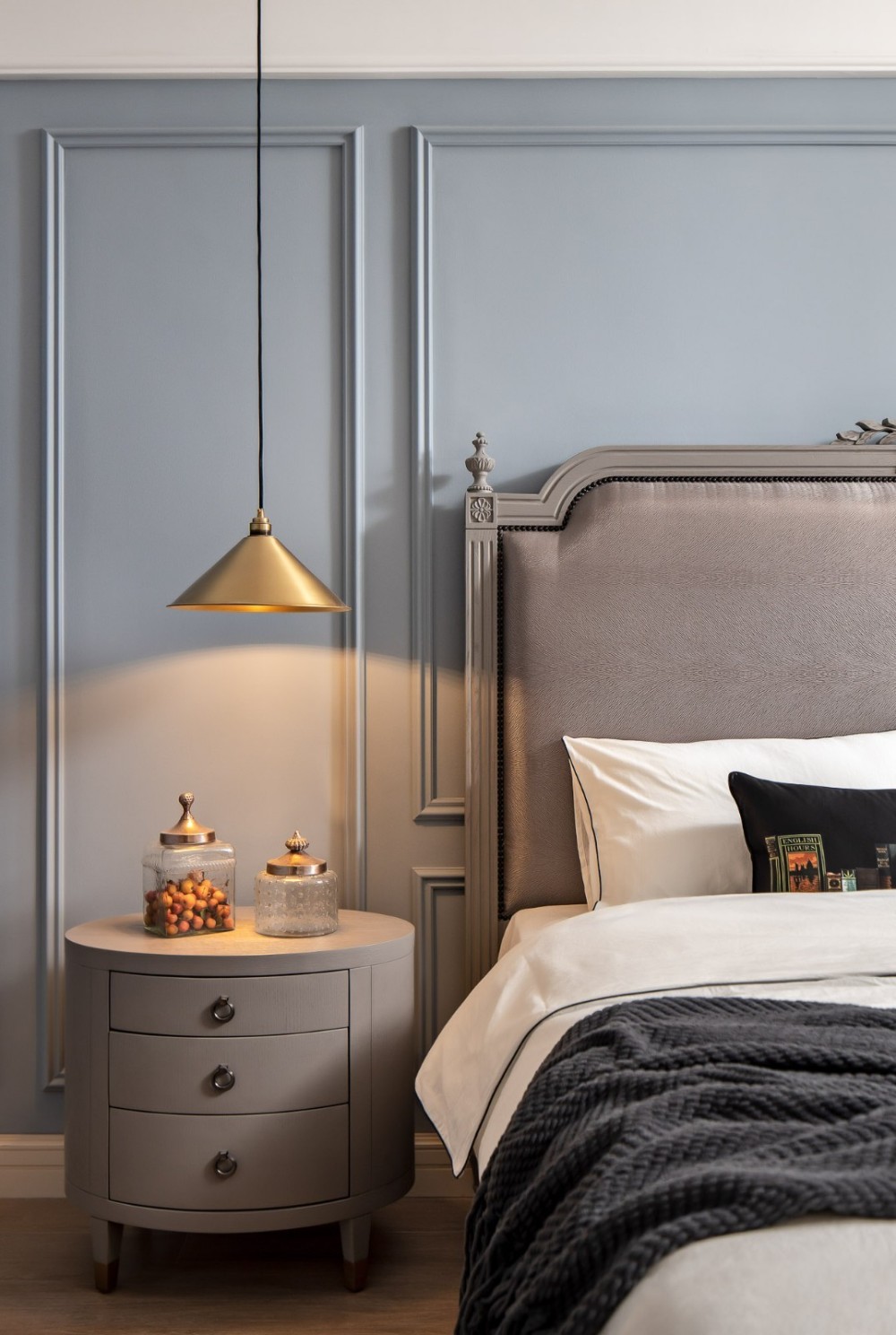 現(xiàn)代美式風(fēng)格室內(nèi)家裝案例效果圖-臥室 現(xiàn)代美式風(fēng)格室內(nèi)家裝案例效果圖-臥室