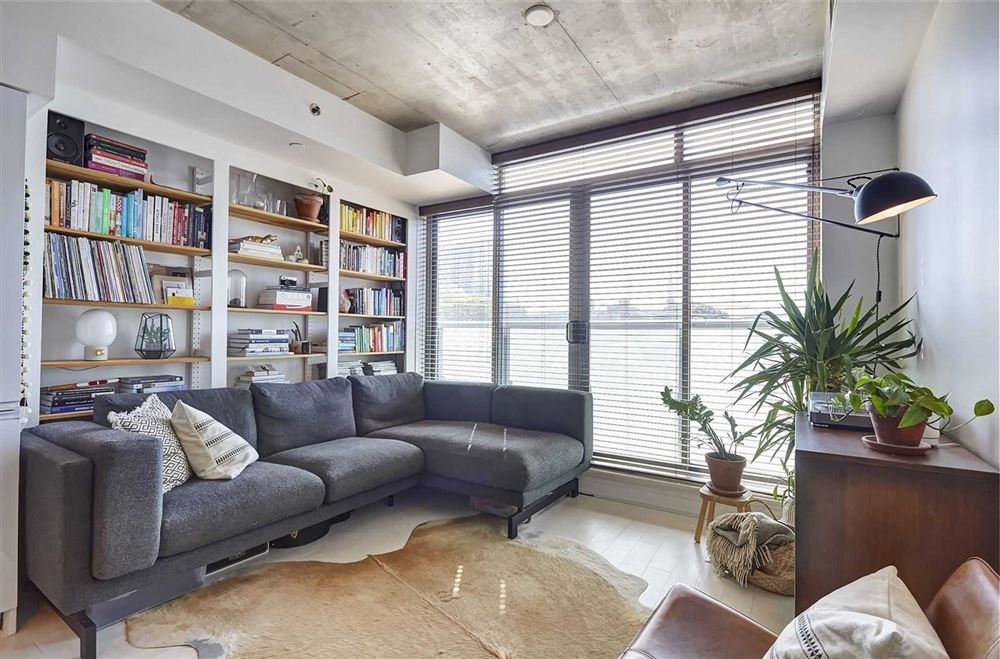 惠州市緣水岸現(xiàn)代簡約風(fēng)格三居室裝修案例