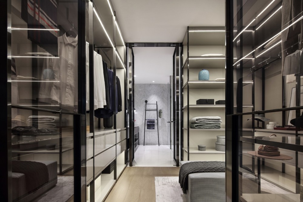 簡(jiǎn)約黑白灰風(fēng)格室內(nèi)設(shè)計(jì)家裝案例-衣帽間 簡(jiǎn)約黑白灰風(fēng)格室內(nèi)設(shè)計(jì)家裝案例-衣帽間