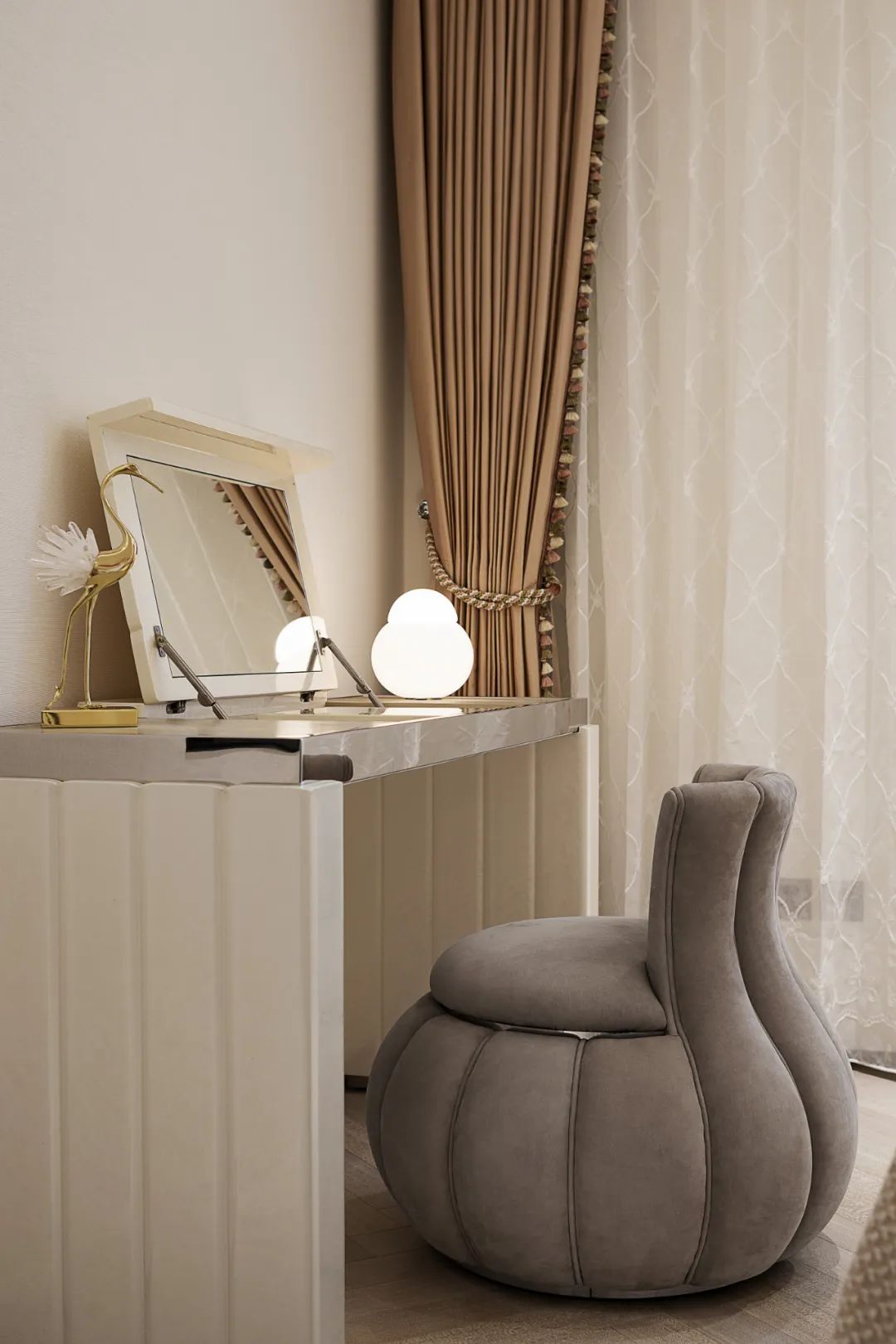 簡歐風(fēng)格家裝設(shè)計(jì)別墅裝修效果圖-臥室梳妝臺(tái) 簡歐風(fēng)格家裝設(shè)計(jì)別墅裝修效果圖-臥室梳妝臺(tái)