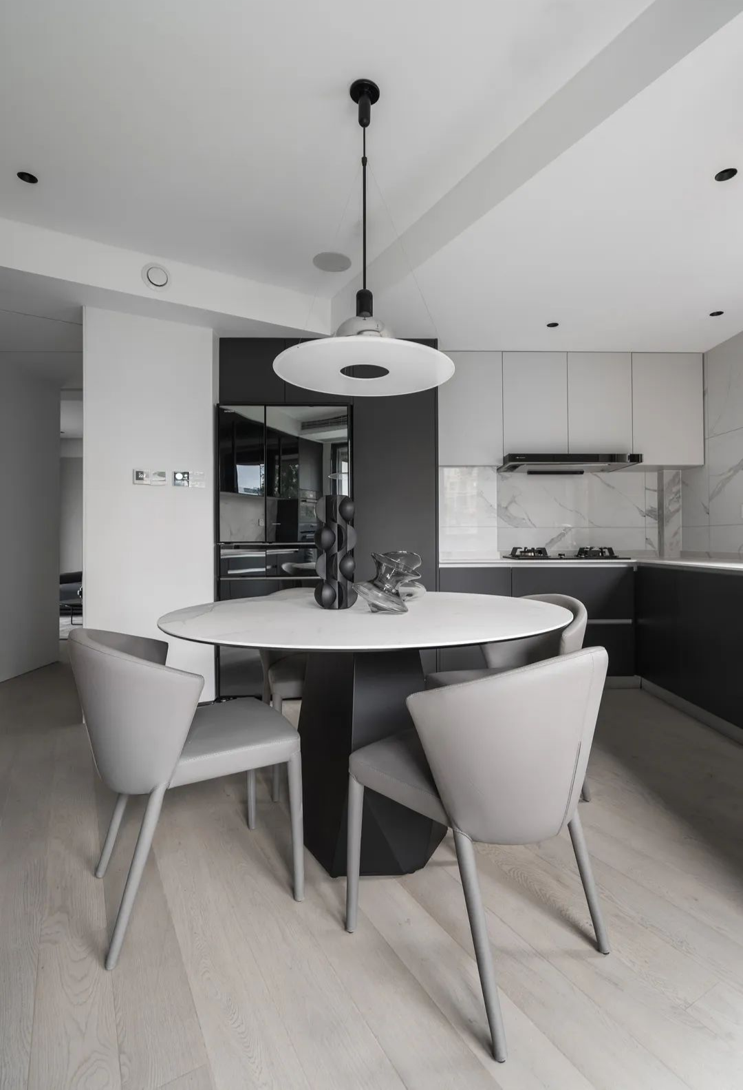 北歐風(fēng)格家裝設(shè)計室內(nèi)裝修效果圖-餐廳 北歐風(fēng)格家裝設(shè)計室內(nèi)裝修效果圖-餐廳