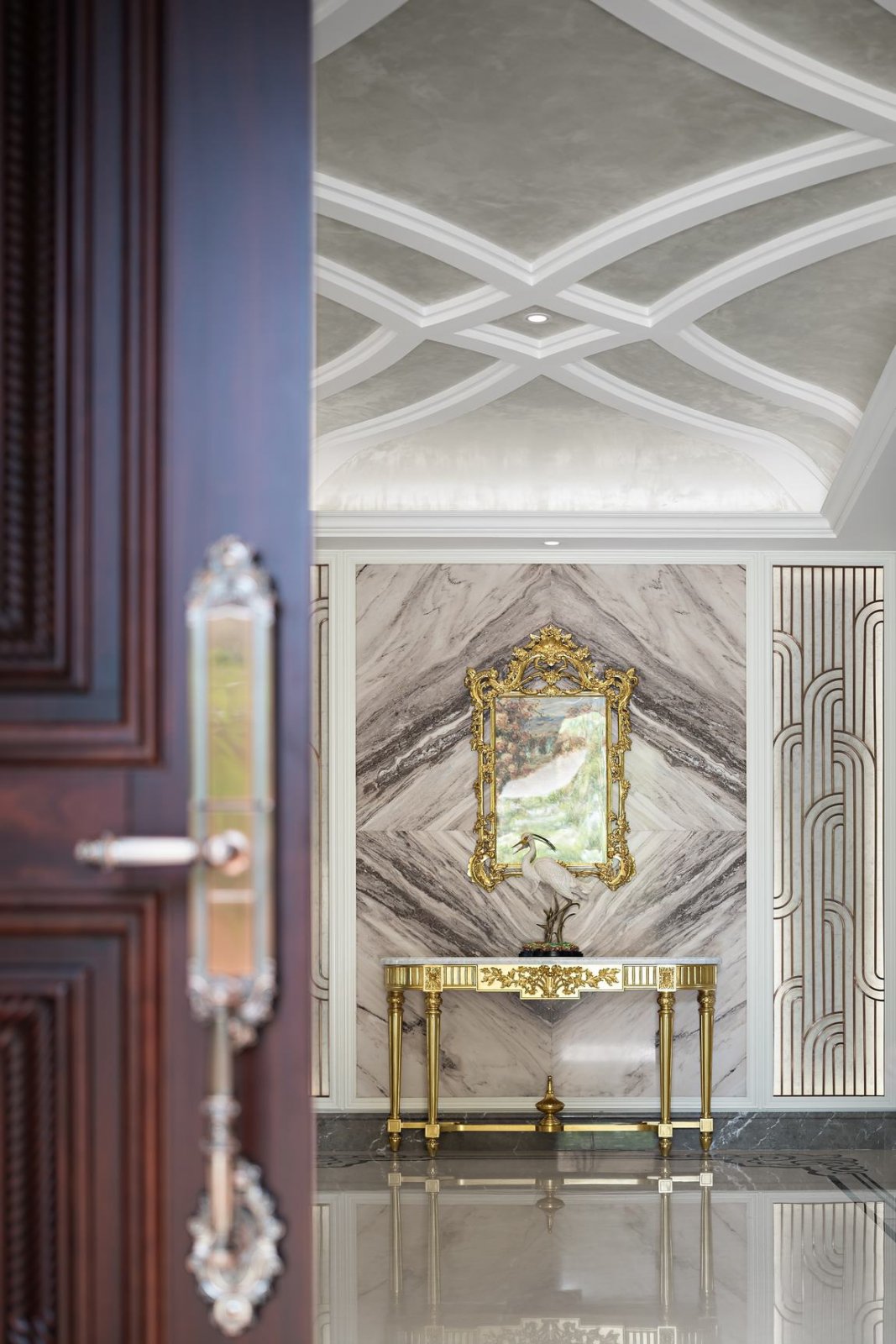 歐式奢華風(fēng)格家裝設(shè)計(jì)室內(nèi)裝修效果圖-玄關(guān) 歐式奢華風(fēng)格家裝設(shè)計(jì)室內(nèi)裝修效果圖-玄關(guān)