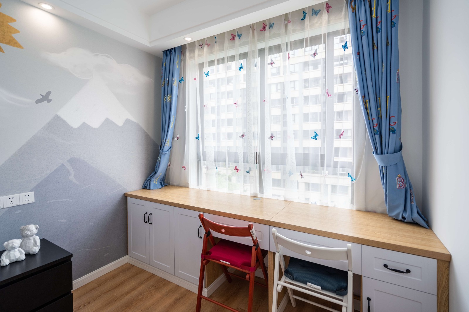 北歐風(fēng)格家裝設(shè)計(jì)室內(nèi)裝修效果圖-次臥書桌 北歐風(fēng)格家裝設(shè)計(jì)室內(nèi)裝修效果圖-次臥書桌