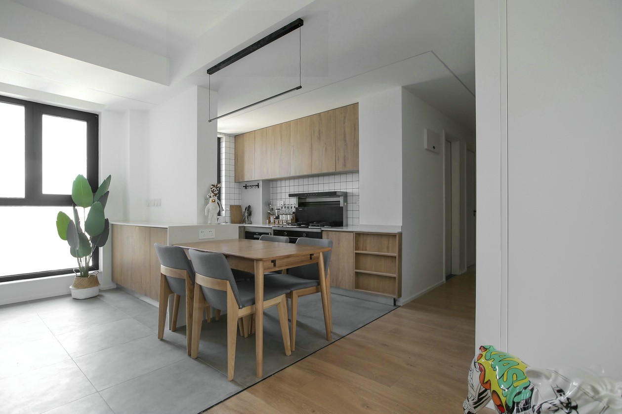 現(xiàn)代簡約原木風格室內(nèi)家裝案例效果圖-廚餐廳 現(xiàn)代簡約原木風格室內(nèi)家裝案例效果圖-廚餐廳