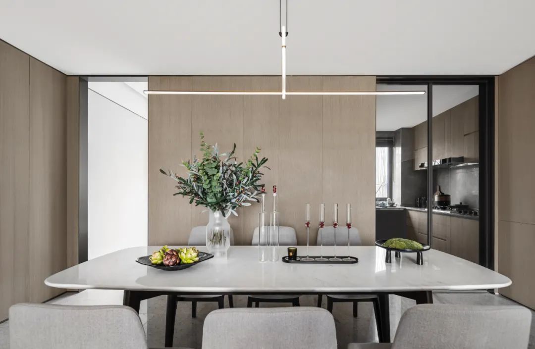 現(xiàn)代簡約風格室內(nèi)設(shè)計家裝案例-餐廳 現(xiàn)代簡約風格室內(nèi)設(shè)計家裝案例-餐廳