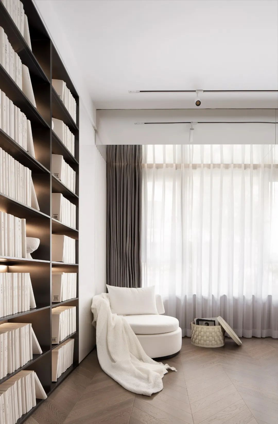 現(xiàn)代簡約風格別墅室內(nèi)設(shè)計家裝案例-書房 現(xiàn)代簡約風格別墅室內(nèi)設(shè)計家裝案例-書房