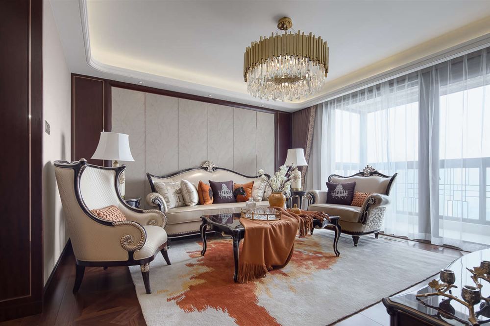 廣州市萬(wàn)科南方公元?dú)W式風(fēng)格四居室裝修案例