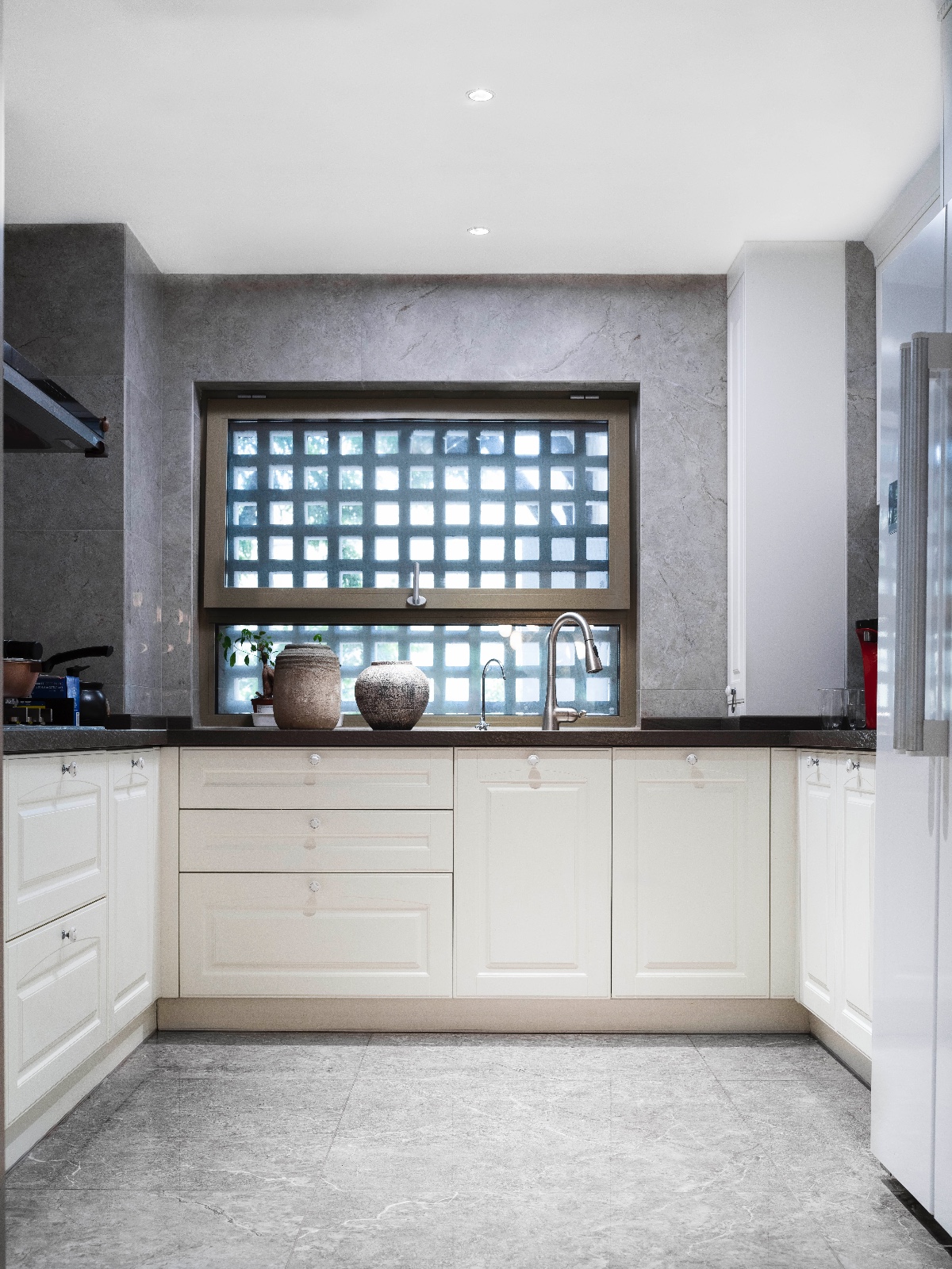 現(xiàn)代美式風格家裝設計室內裝修效果圖-廚房 現(xiàn)代美式風格家裝設計室內裝修效果圖-廚房