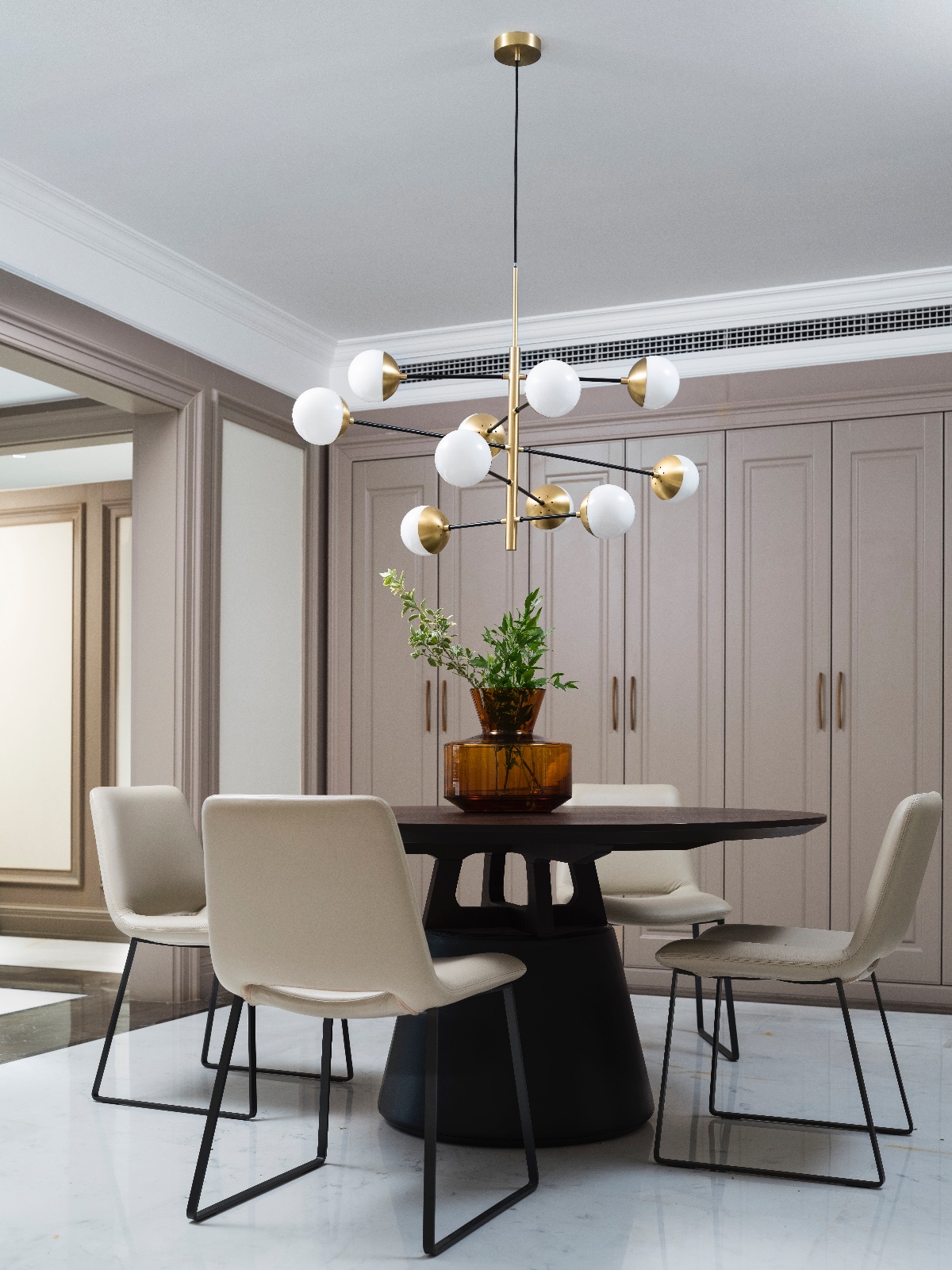 現(xiàn)代美式風格家裝設(shè)計室內(nèi)裝修效果圖-餐廳 現(xiàn)代美式風格家裝設(shè)計室內(nèi)裝修效果圖-餐廳