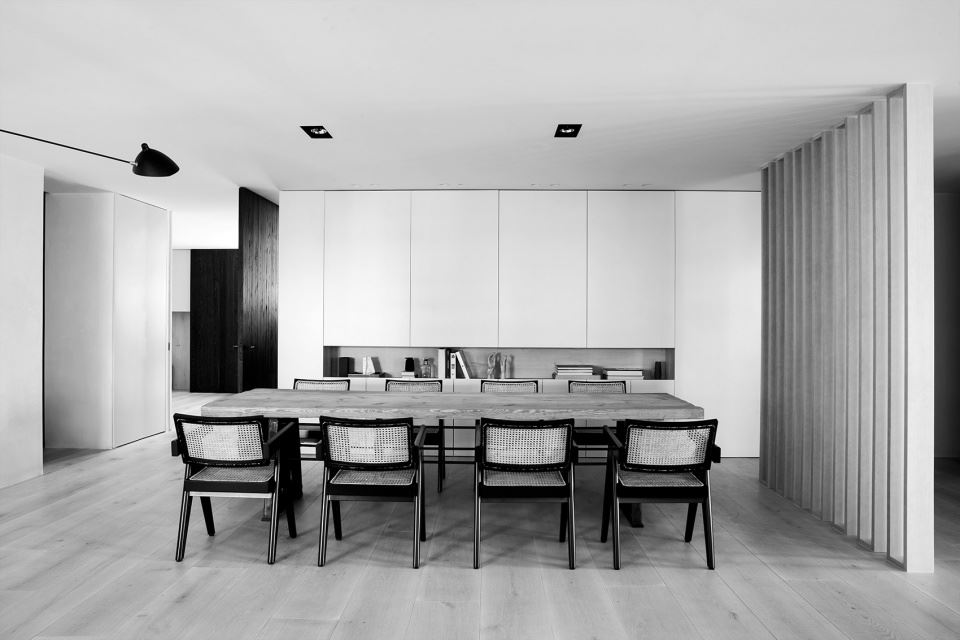 廣州市方圓明月山溪別墅現(xiàn)代風格三居室裝修案例