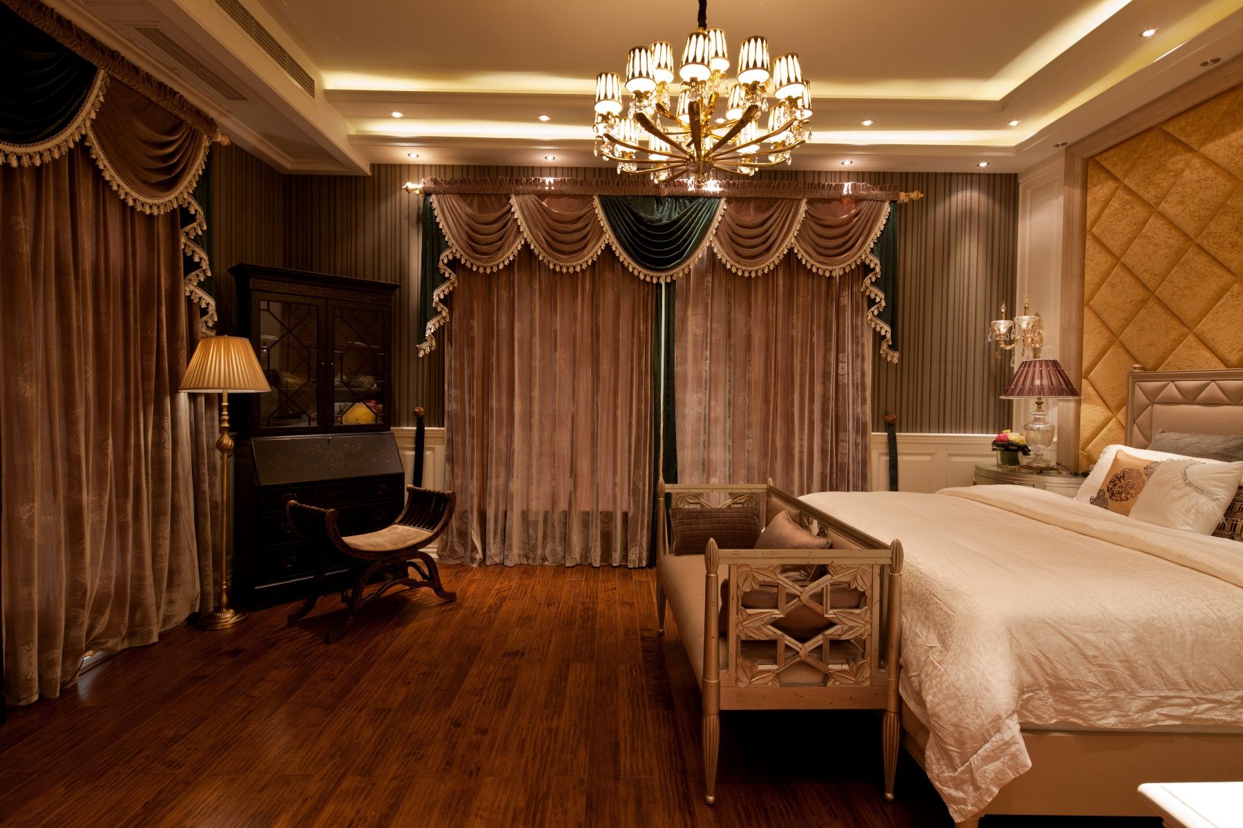 德陽市豪庭歐式風(fēng)格別墅裝修案例