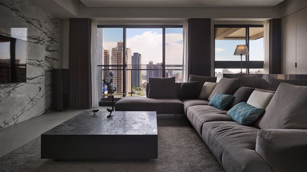 佛山市招商依云國(guó)際輕奢風(fēng)格三居室裝修案例